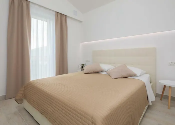 Panorama Apartment *